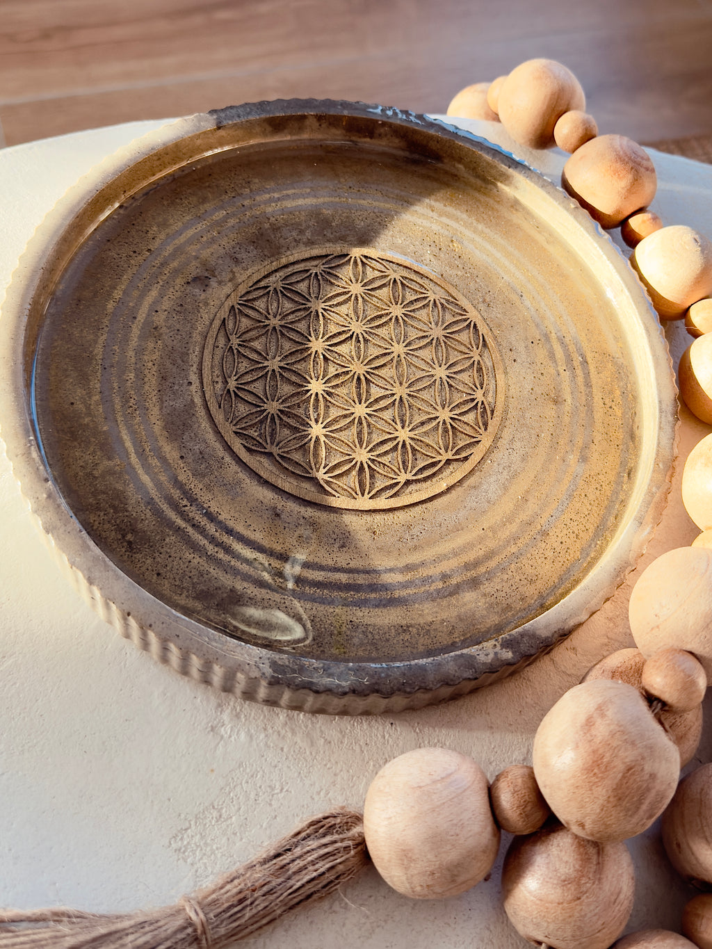 𝐏𝐥𝐚𝐭𝐞𝐚𝐮 𝐫𝐢𝐭𝐮𝐞𝐥 𝐅𝐥𝐞𝐮𝐫 𝐝𝐞 𝐯𝐢𝐞 – Pièce unique (8,5”)