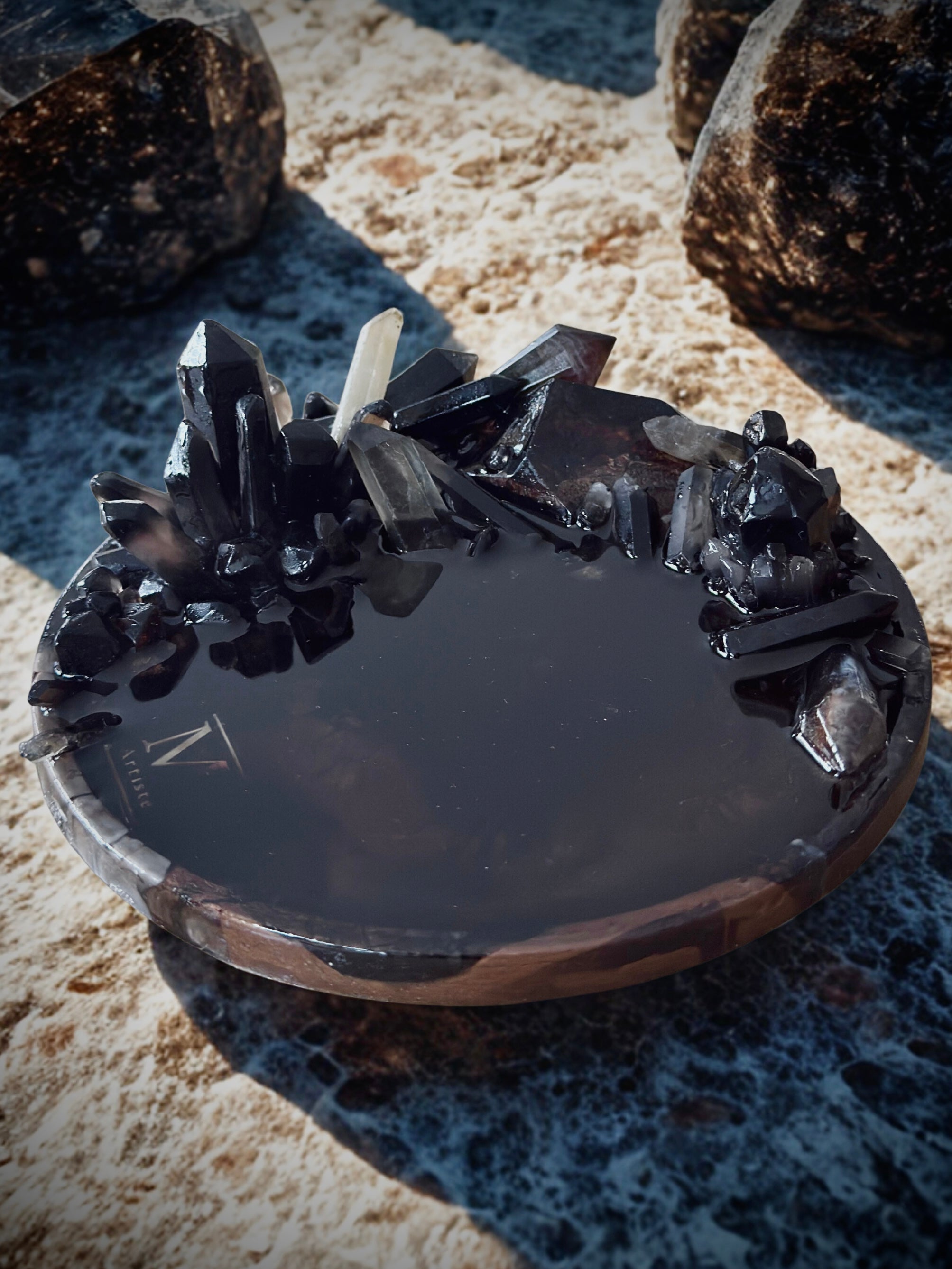 Plateau rituel en résine/Obsidienne & quartz fumé (6,5 po) | Pièce unique